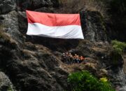 8 spot panjat tebing di Indonesia dengan alam indah memukau