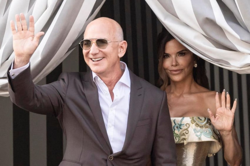 Jeff Bezos Resmi Menikah, Hadiahi Lauren Sanchez Kalung Rp82 Miliar