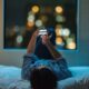 Membaca Berita di Pagi Hari dan sebelum Tidur Sebaiknya Dihindari, Kenapa?