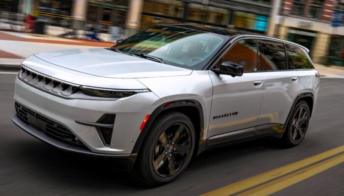 Bos Jeep temukan potensi besar pada SUV hybrid pertamanya